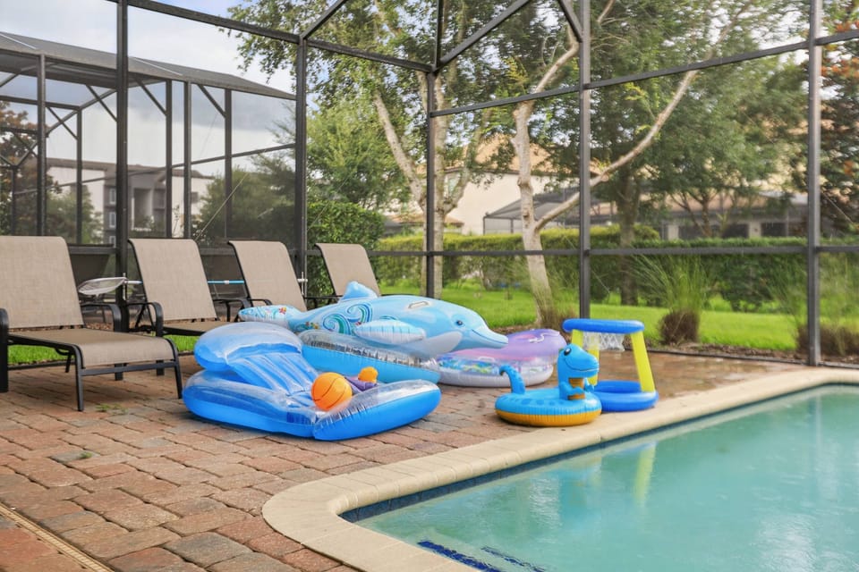 19PoolandLongers
