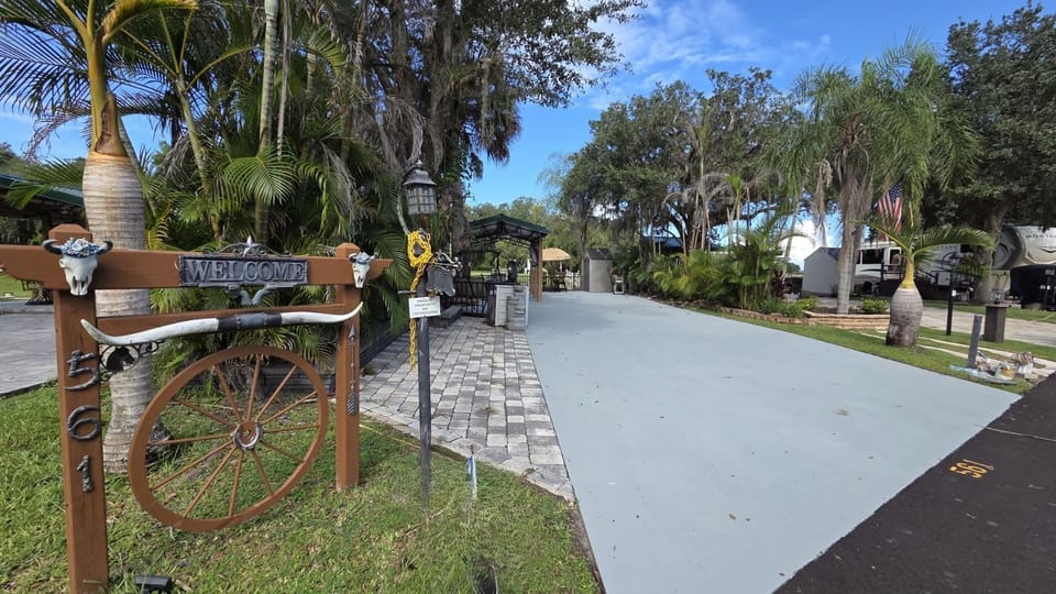 Waterfront RV Oasis: Dock & Pavilion  Lot 561 (3680)