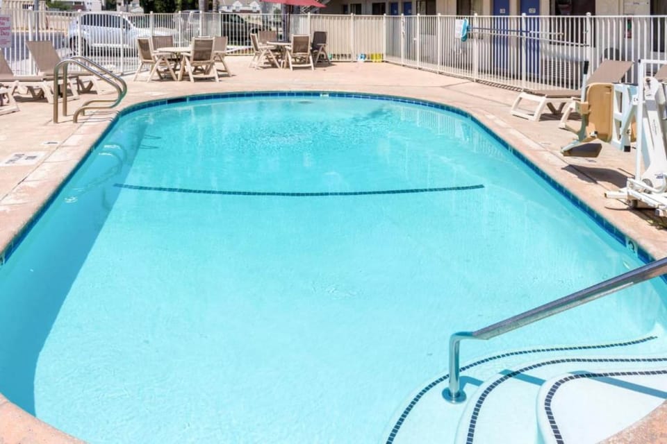 Holiday Home Swimming Pool
