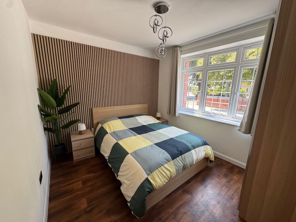 Luxury Flat With Parking & Underfloor Heating Apartment in Christchurch