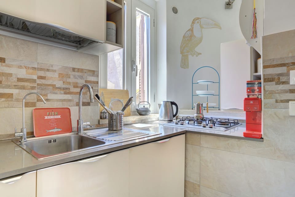 Comfort Penthouse, City View | Private kitchen