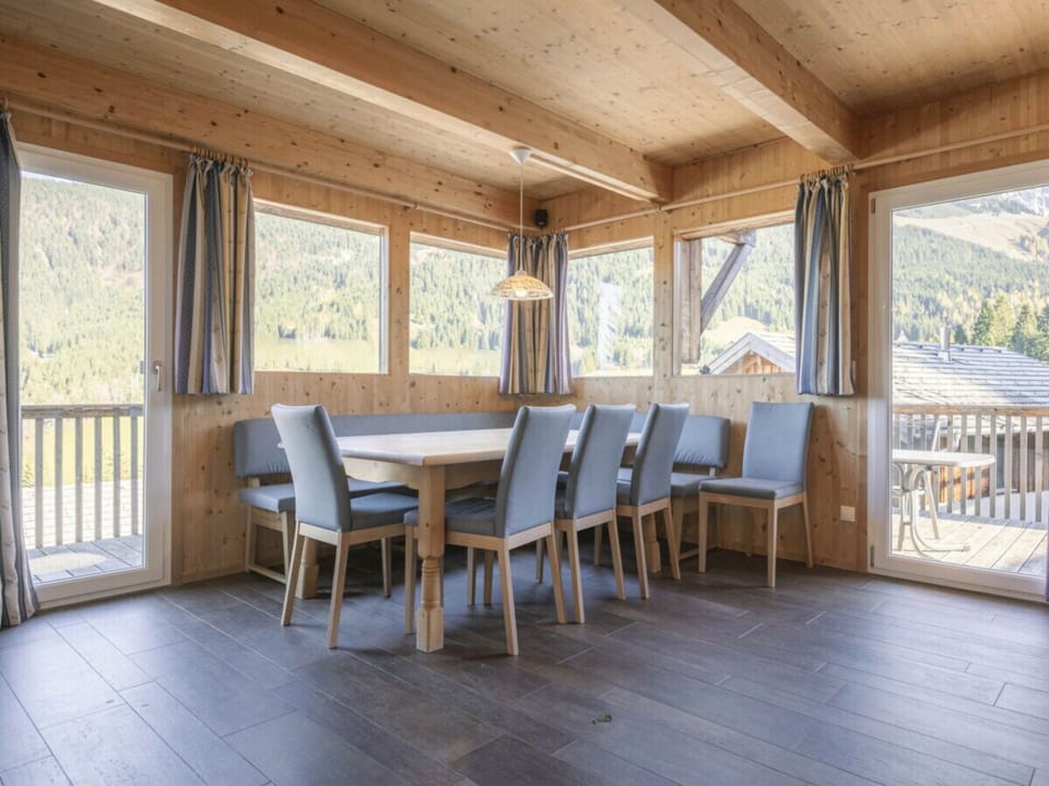 Chalet | Dining
