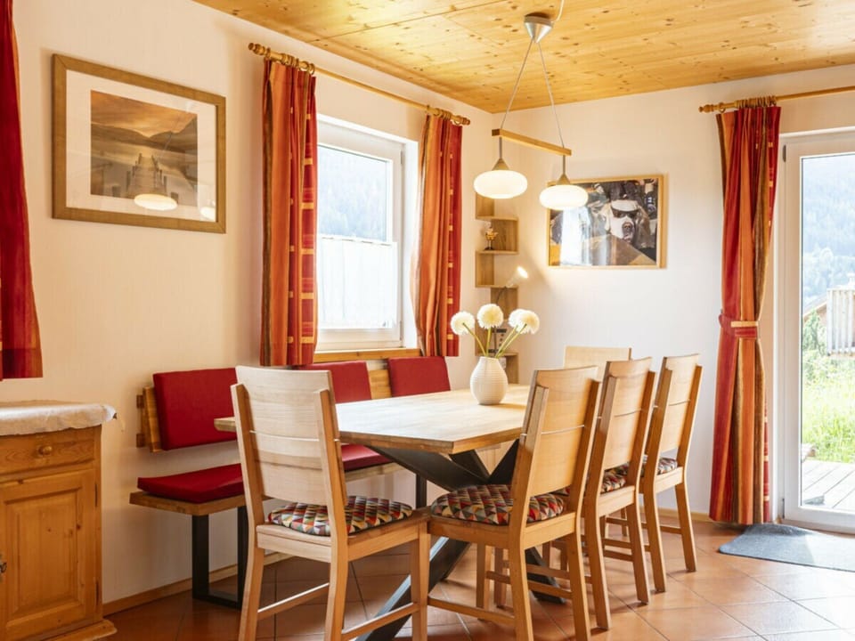 Chalet | Dining