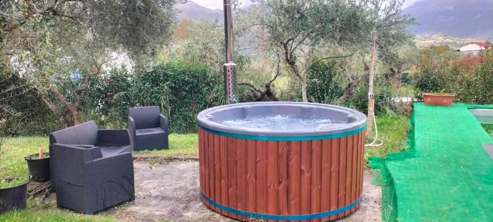 Double Room, Patio, Courtyard View | Outdoor spa tub