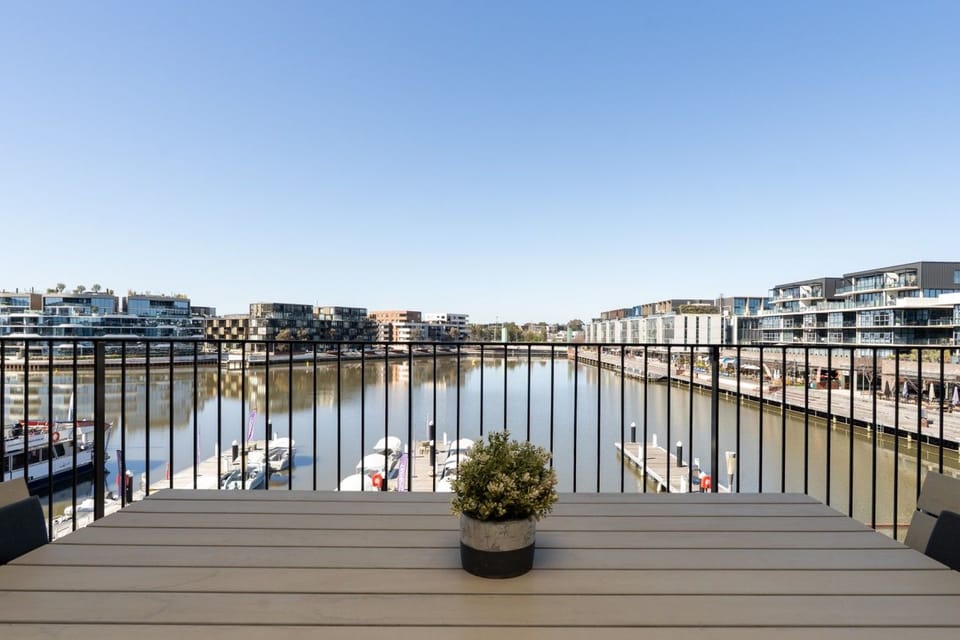 Take a seat and soak up the sunshine and picturesque marina views, creating the perfect setting for a relaxing morning or afternoon.