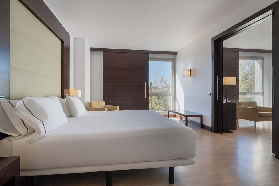 Minibar, in-room safe, desk, soundproofing