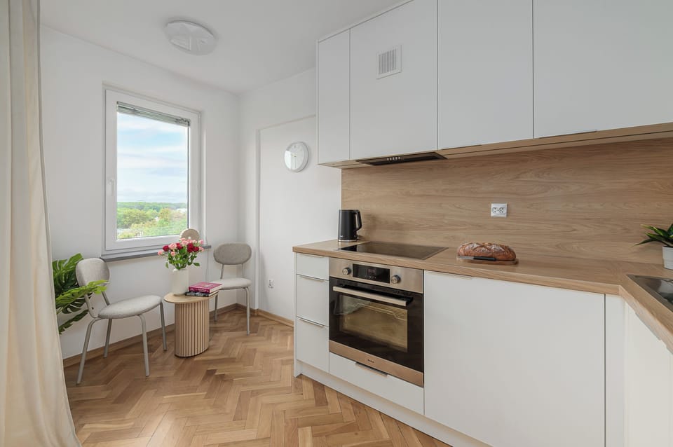 Superior Apartment, 2 Bedrooms, City View | Private kitchen | Electric kettle, highchair, griddle, cleaning supplies