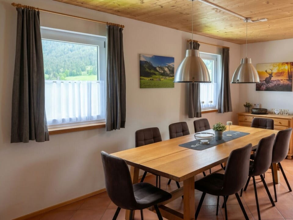 Chalet | Dining
