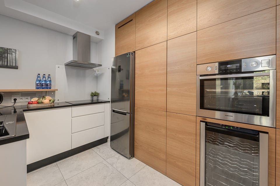 Premium Apartment, 2 Bedrooms, Courtyard View | Private kitchen | Espresso maker, electric kettle, highchair, griddle
