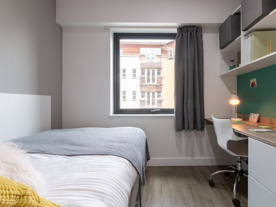 Student Only Kingston London Apartment in Kingston upon Thames