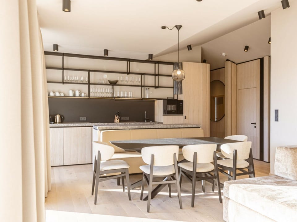 House | Dining