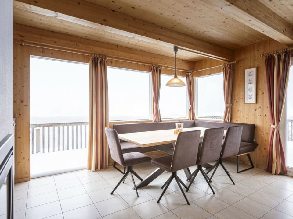 Chalet | Dining