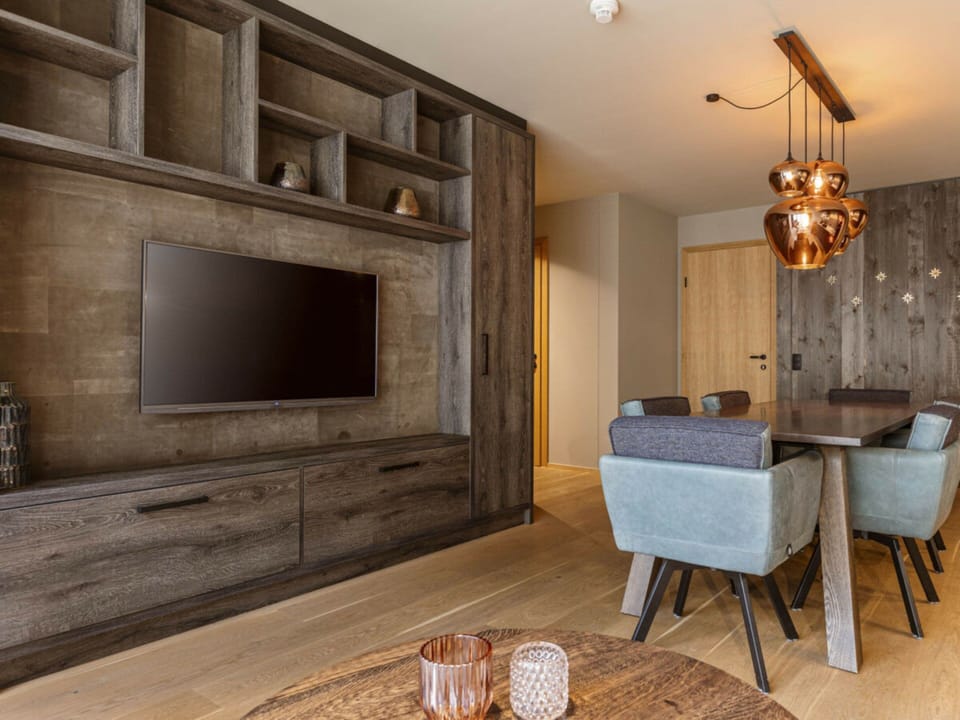 House | Dining
