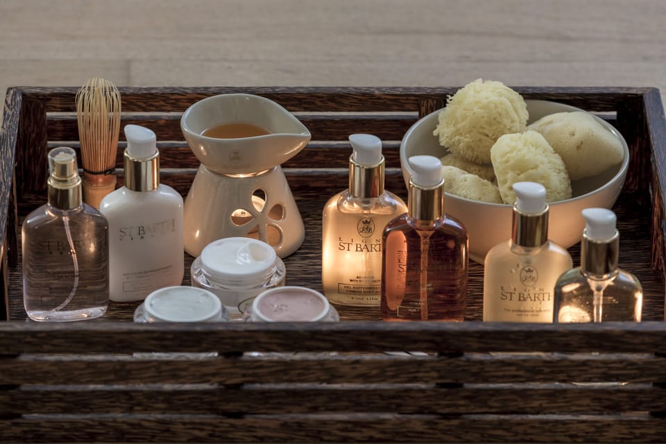 Couples treatment rooms, sauna, body treatments, hot stone massages