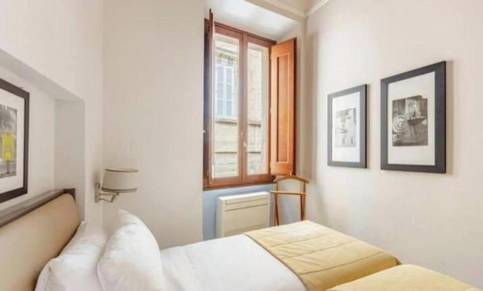 Deluxe Apartment | Blackout drapes, iron/ironing board, WiFi (free)