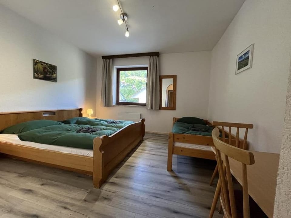 Classic Triple Room, City View | WiFi (free)