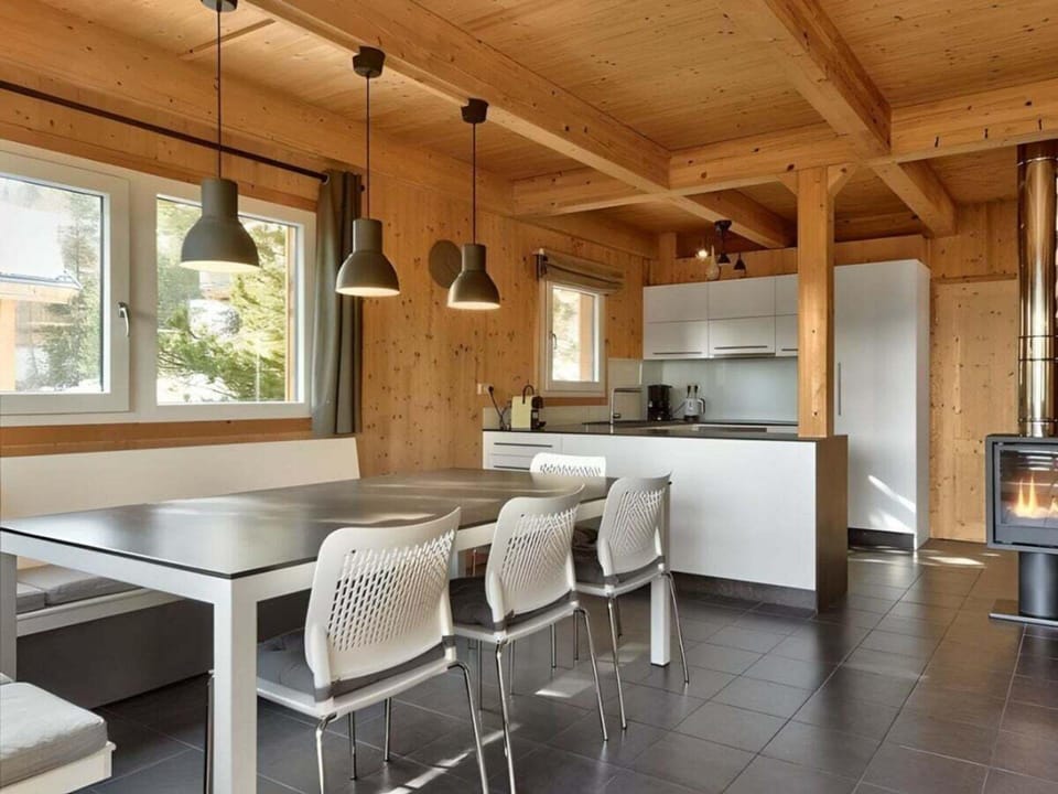 Chalet | Dining