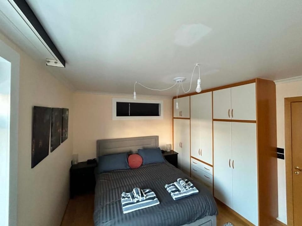 Chic Townhouse - Views Telescope Balcony BBQ Apartment in Northeastern Region
