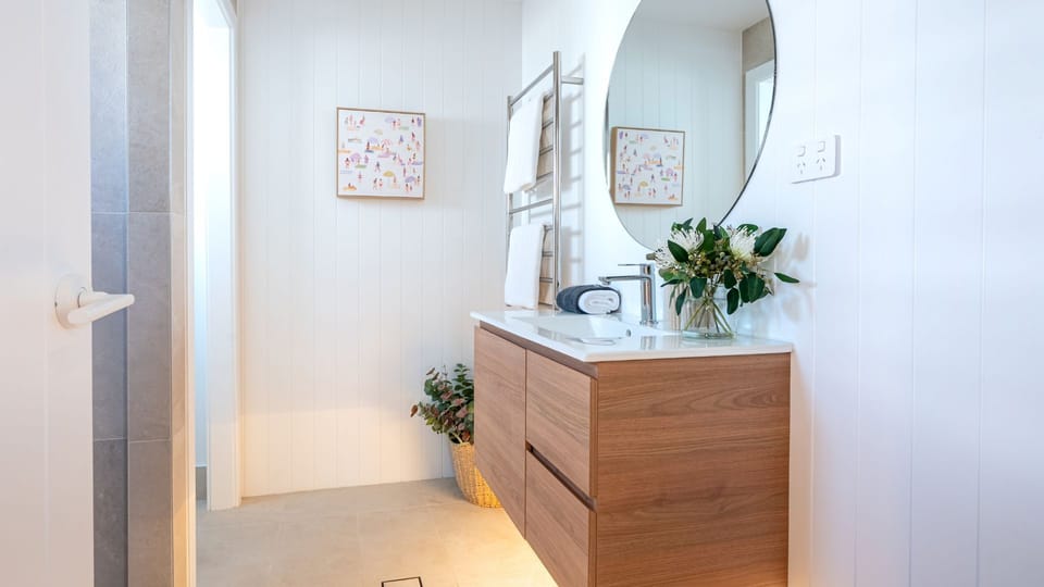 Bellaburra | Bathroom | Heated towel rails | Linen provided | Bodywash | Shampoo | Conditioner