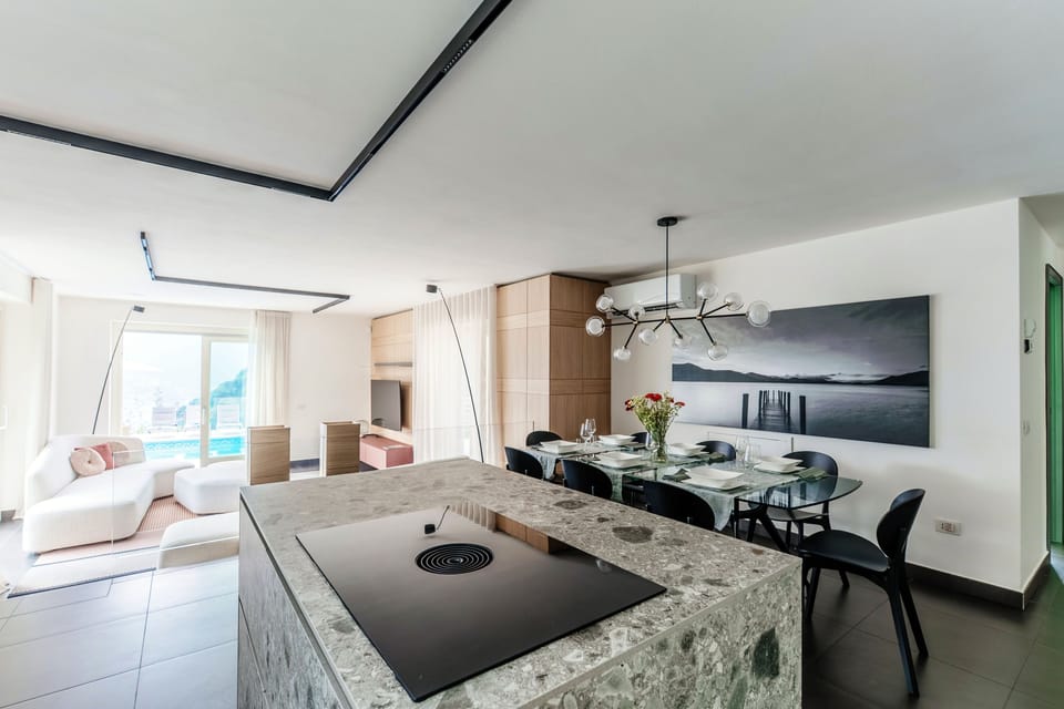 Villa, Lake View | Dining