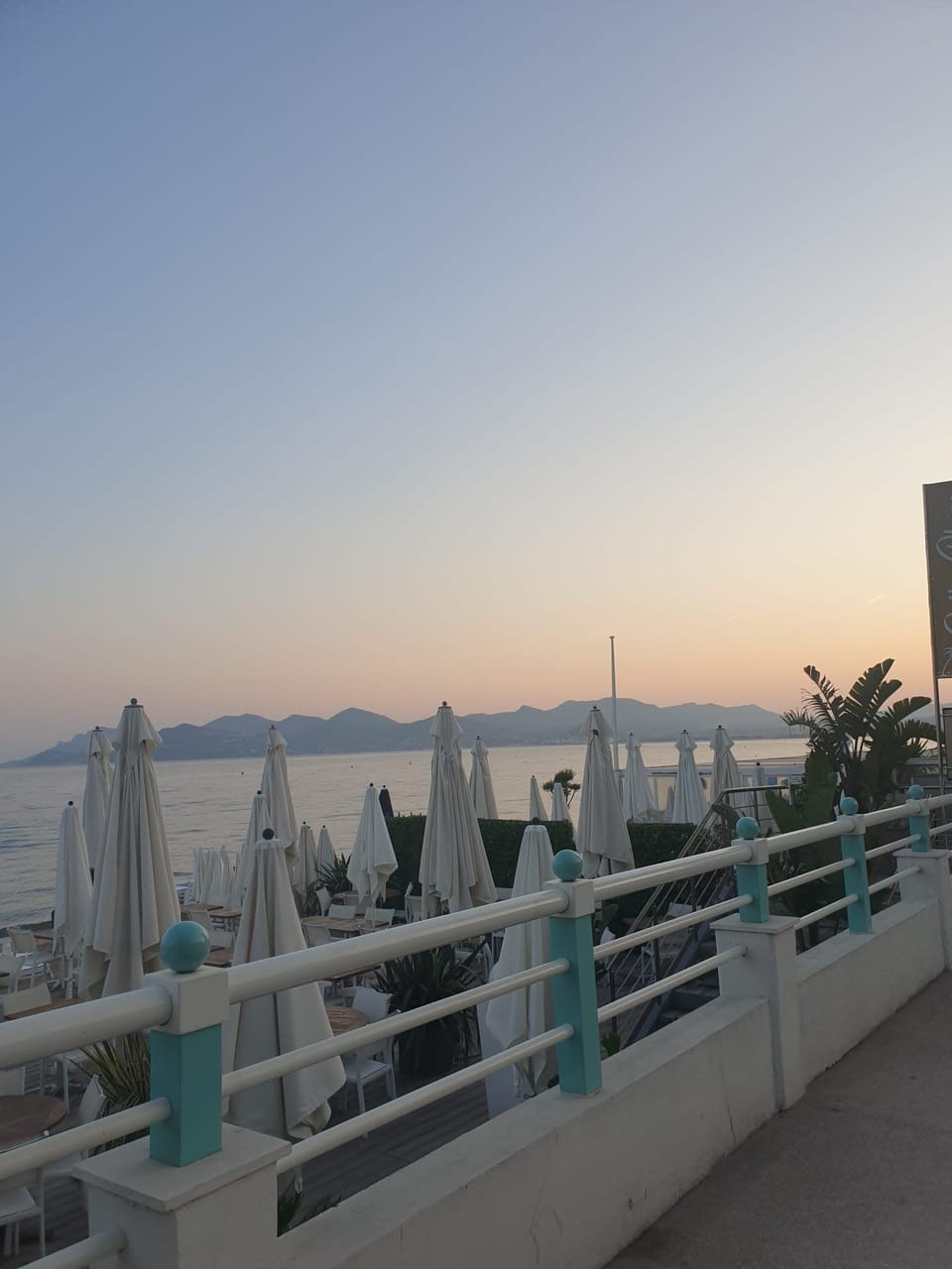 AC Duplex with Parking & Terrace, Close to the Beaches – BENAKEY Apartment in Cannes