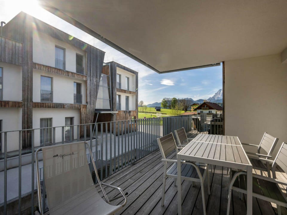 House | Outdoor dining