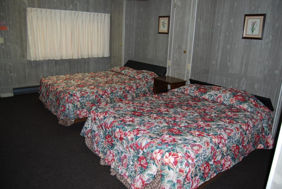 Deluxe Room, 2 Queen Beds, Non Smoking | Free WiFi