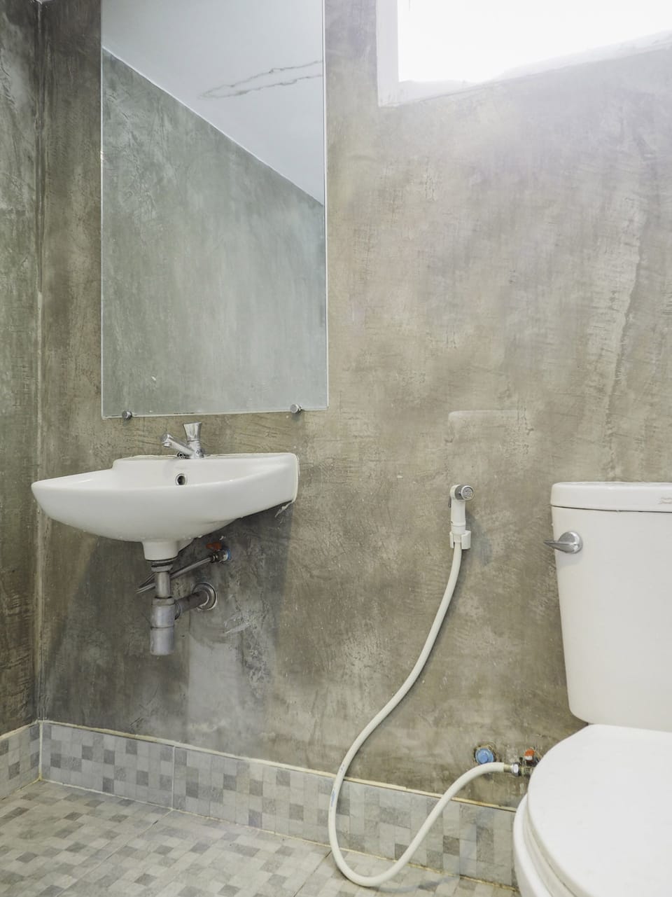 Deluxe Twin Room | Bathroom | Shower, towels, soap, shampoo