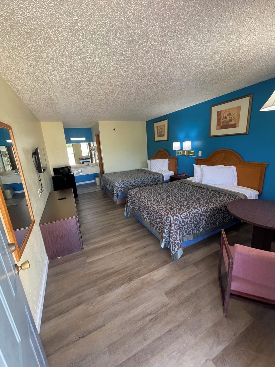 Standard Room, 2 Queen Beds, Non Smoking | Individually decorated, individually furnished, desk, blackout drapes