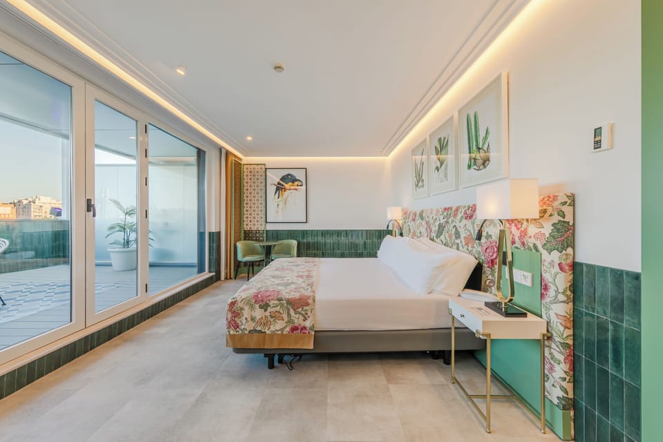 Superior Room, Terrace, River View | Minibar, in-room safe, desk, laptop workspace