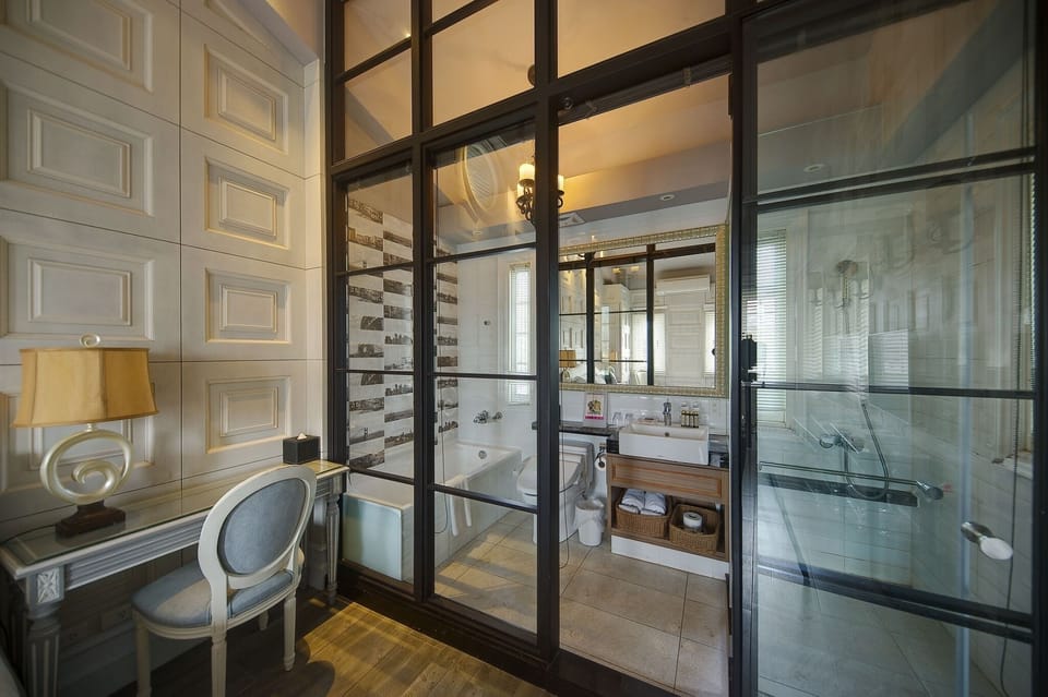 Royal Villa, 4 Bedrooms, Sea View | Bathroom | Shower, free toiletries, hair dryer, bidet