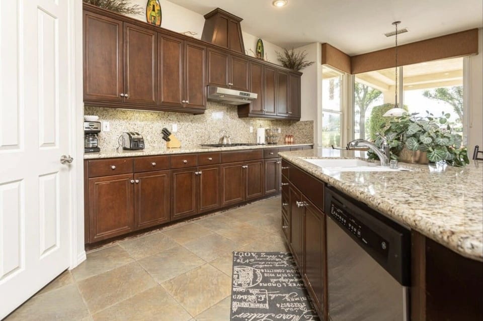 Spacious Gourmet Kitchen