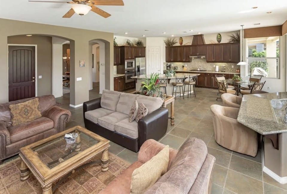 Spacious Open-Concept Living & Kitchen
