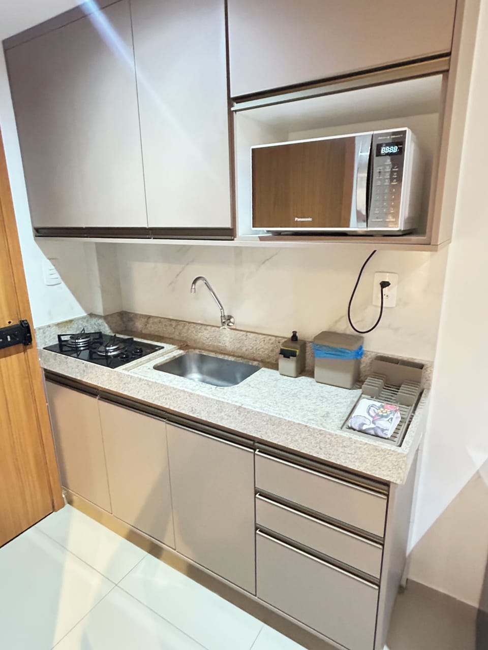 Apartment | Private kitchen | Mini-fridge, microwave, stovetop, electric kettle
