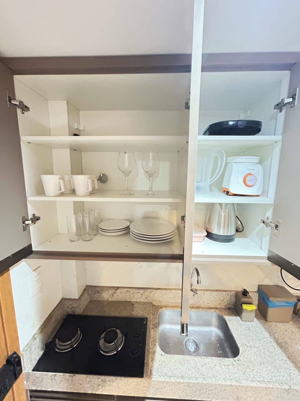Apartment | Private kitchen | Mini-fridge, microwave, stovetop, electric kettle