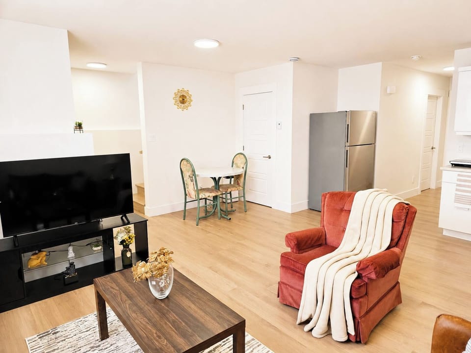 Apartment, 1 Bedroom | Living room