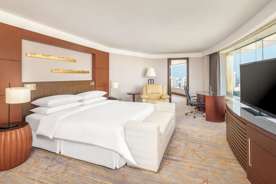 Club Suite, 1 Bedroom | Premium bedding, minibar, in-room safe, desk