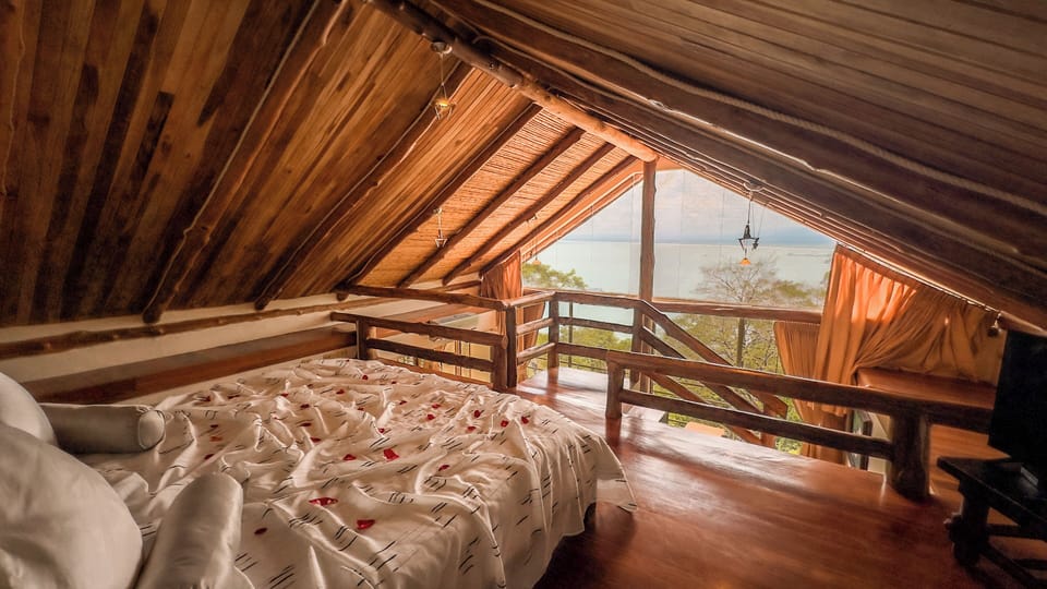 Honeymoon Suite with Ocean View | Egyptian cotton sheets, premium bedding, down comforters