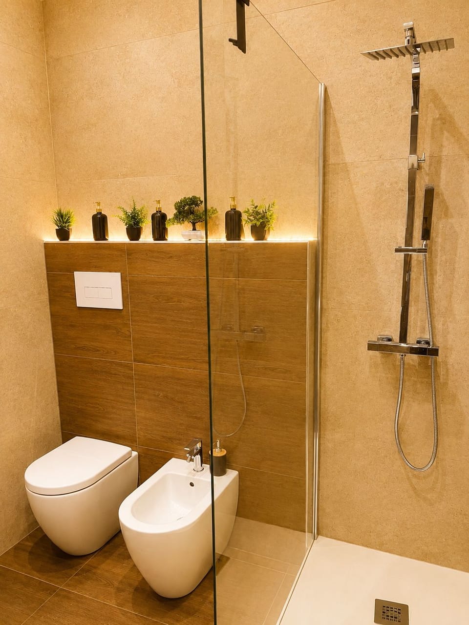 Superior Quadruple Room | Bathroom | Hair dryer, towels, soap, shampoo