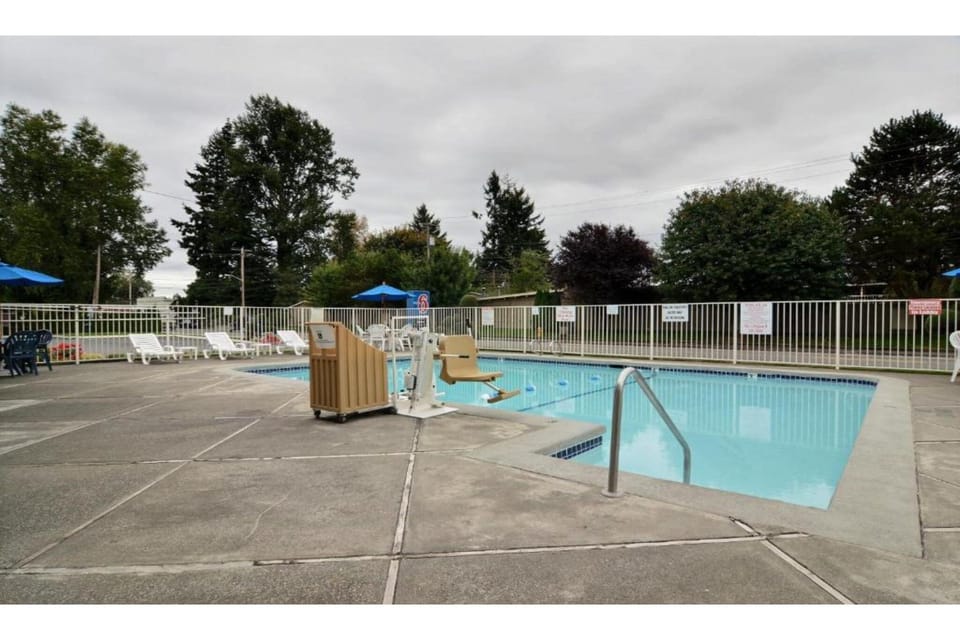 Holiday Home Swimming Pool