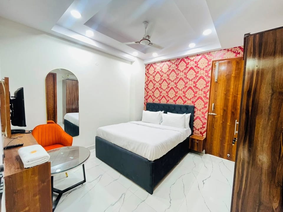 Roomshala Hotel Amana Stays Sec 44 Hotel in Noida