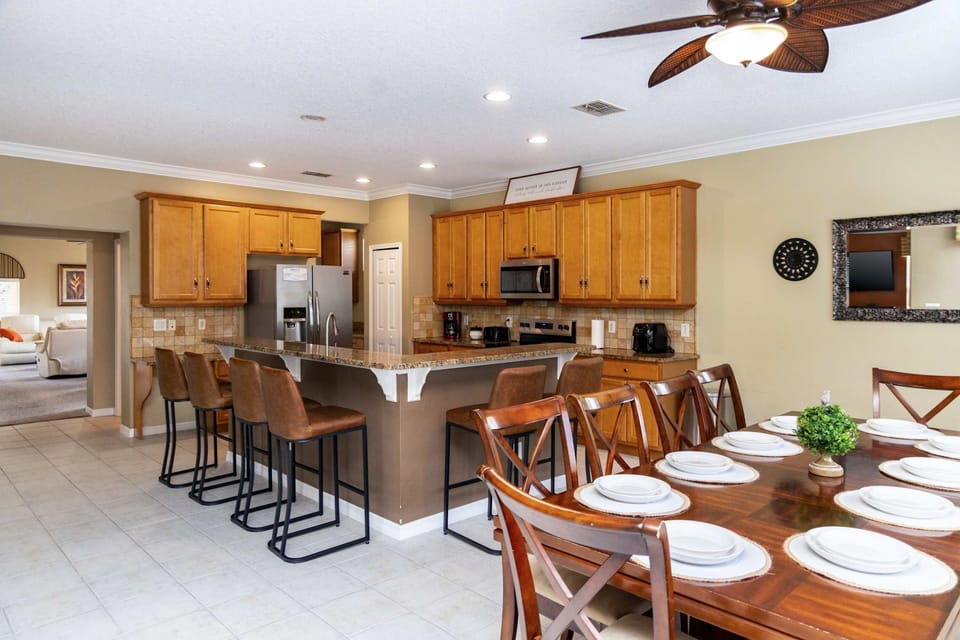 House | 6 bedrooms, high-speed internet