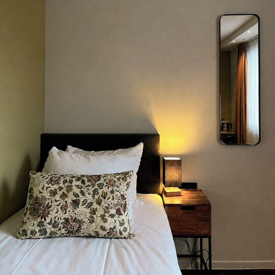Basic Single Room | Premium bedding, desk, laptop workspace, soundproofing