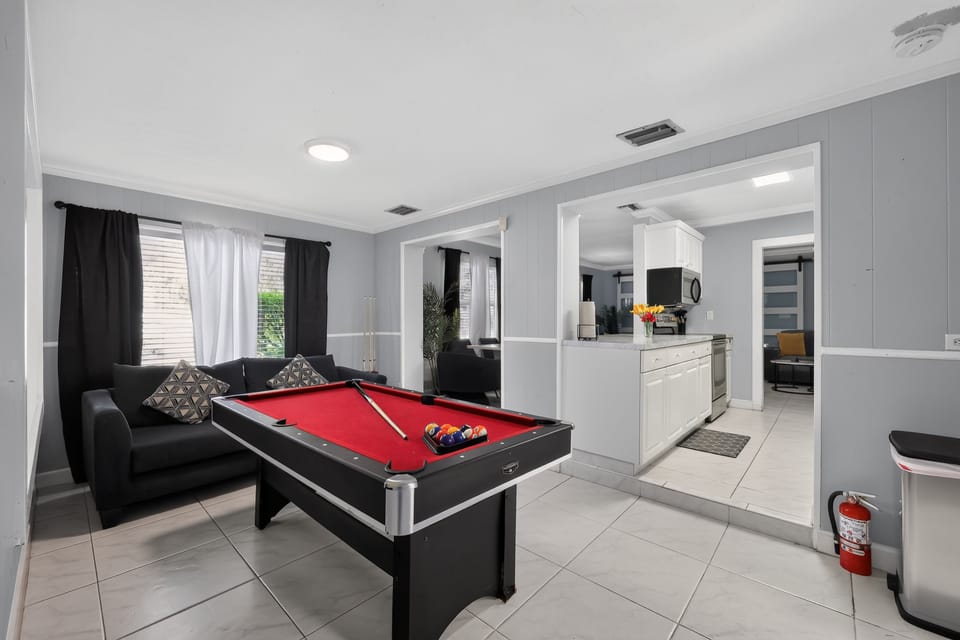 House, 4 Bedrooms | Game room