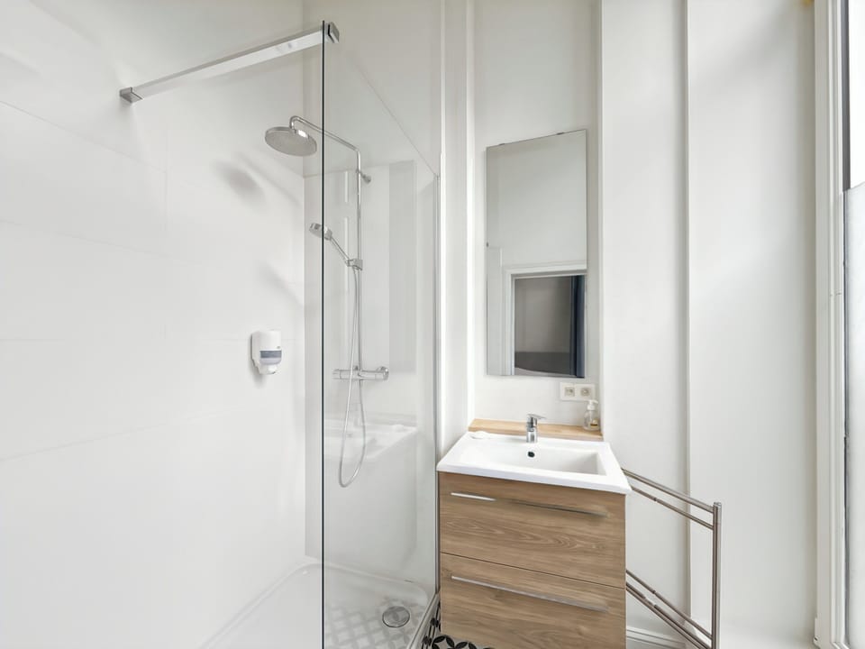 Charming 1-bedroom Apartment in Vibrant Ixelles, Brussels Apartment in Ixelles