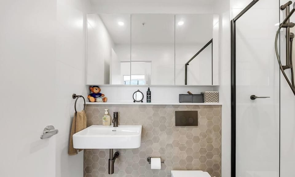 Clean shower room for your daily refresh