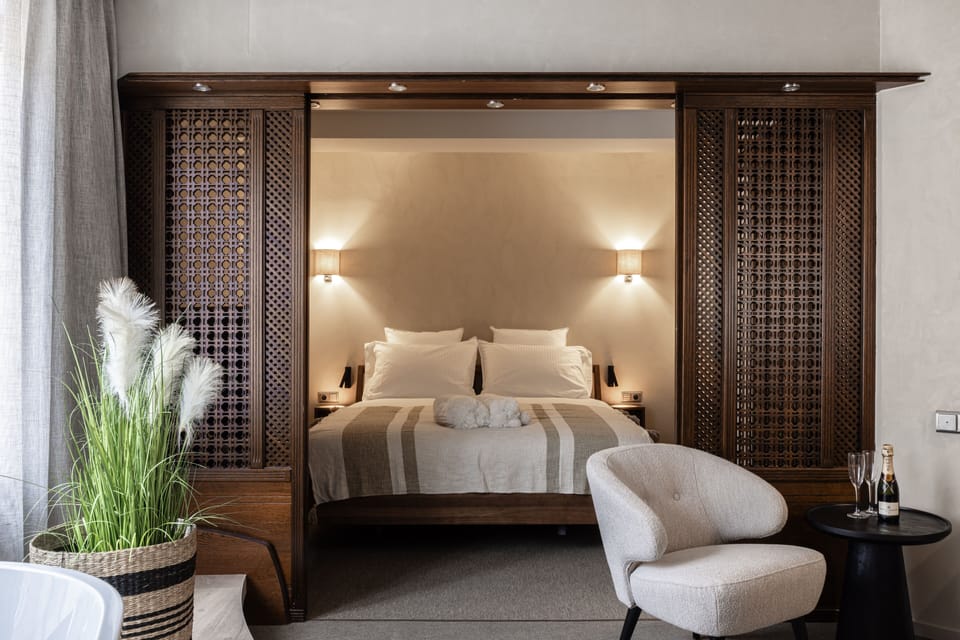 Romantic Suite, Dogs allowed - Chien acceptés - Honden toegelaten | Minibar, in-room safe, desk, laptop workspace