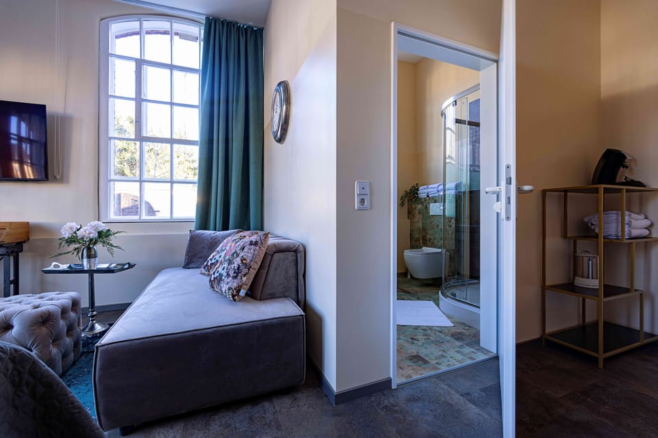 Room, Garden View | Living area