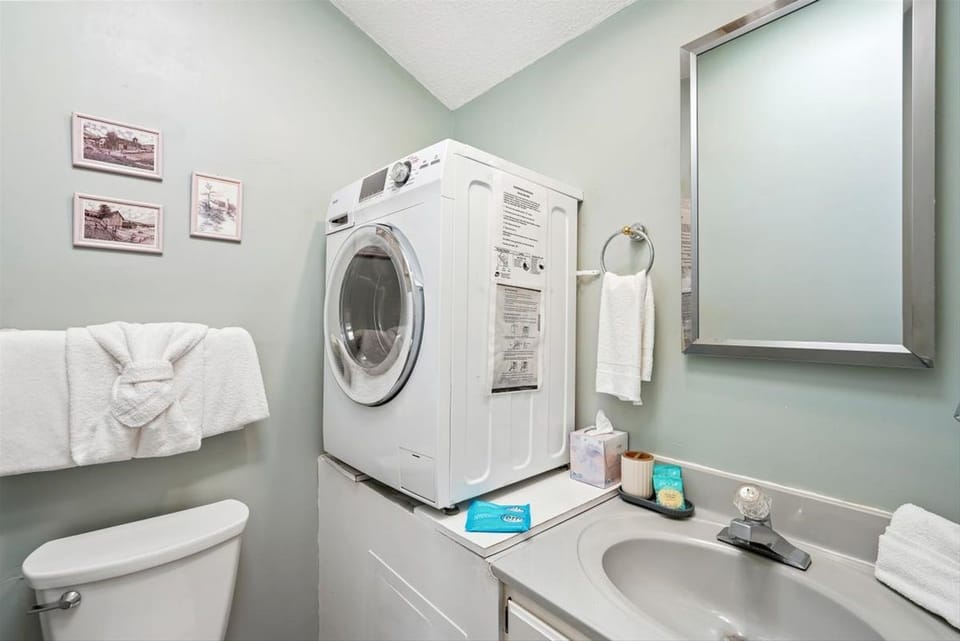 18-Powder Room_Laundry