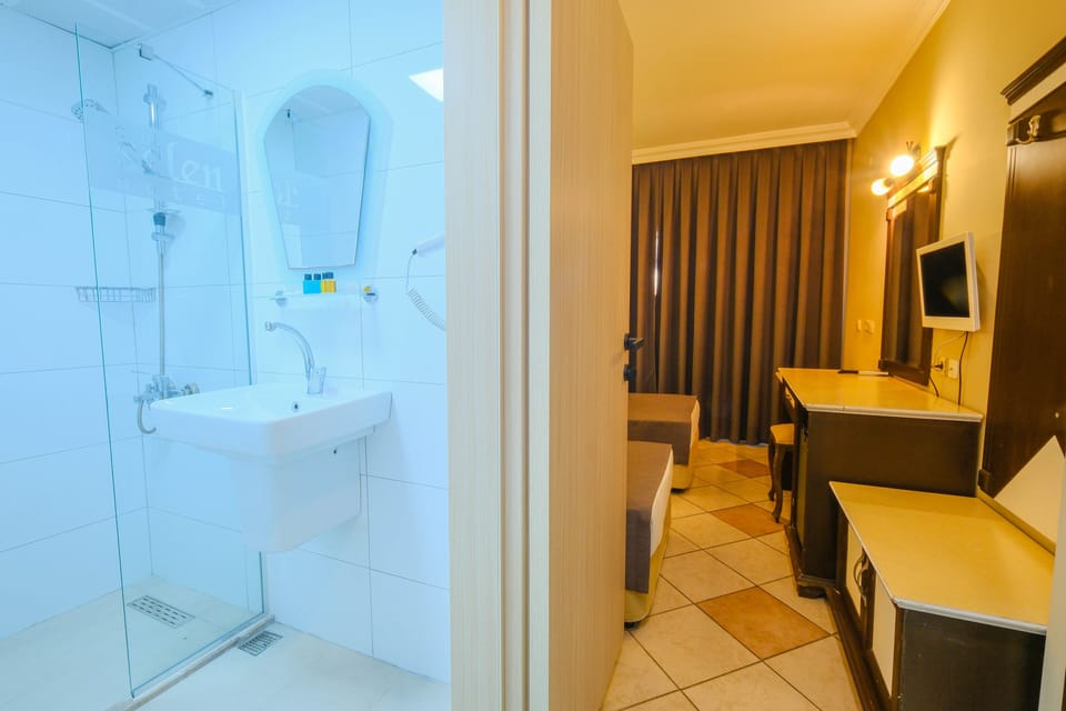 Standard Double or Twin Room | Minibar, in-room safe, desk, free WiFi